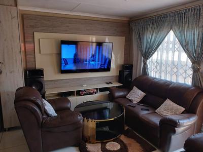 House For Sale in Sky City, Alberton