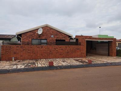 House For Sale in Katlehong South, Katlehong